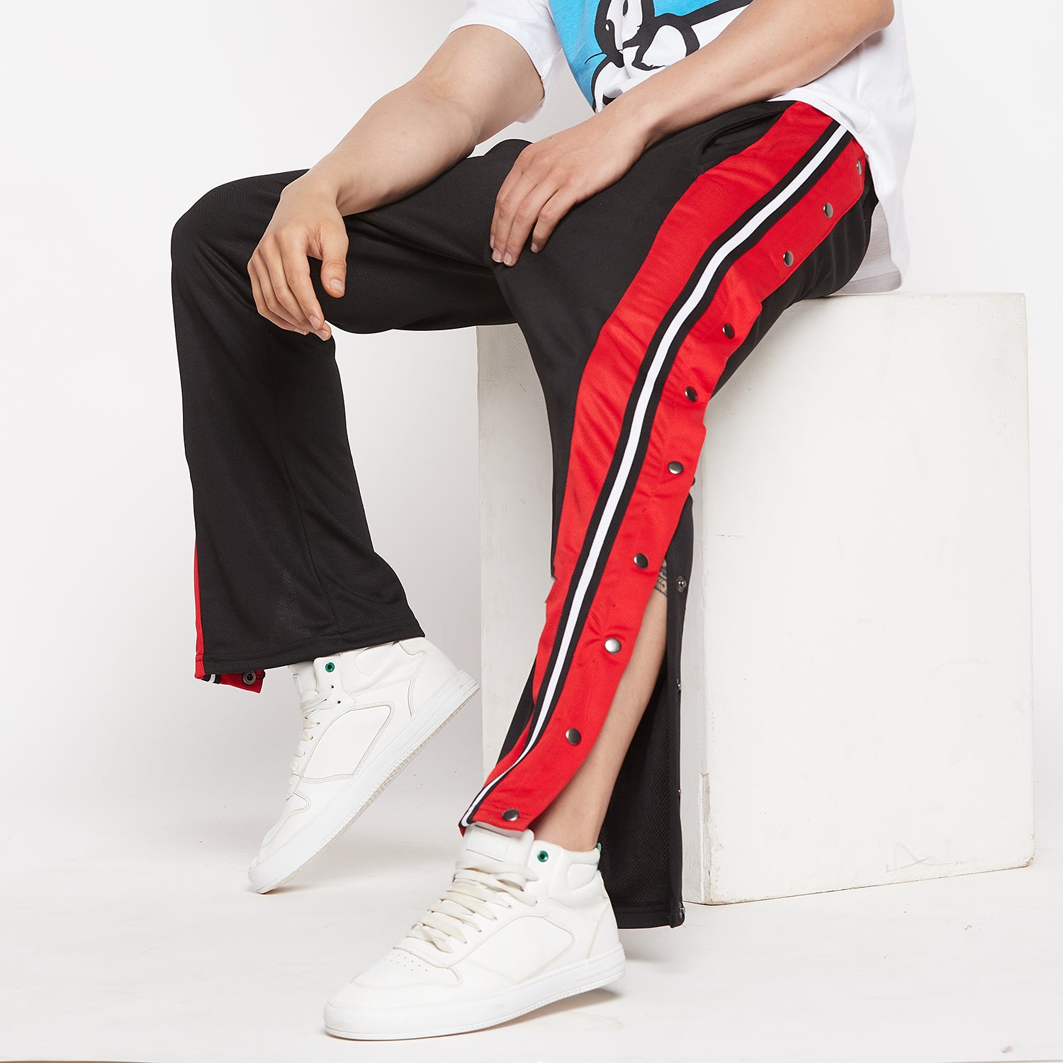 Dry Sweatpants Men Sportswear Side Button Breathable Mesh Loose Casual Track  Pants Straight Jogger in Kurukshetra at best price by Ekta Enterprises -  Justdial